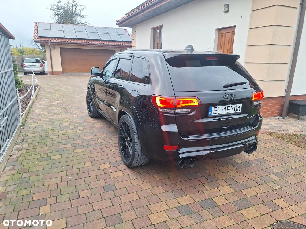 Jeep Grand Cherokee - 21