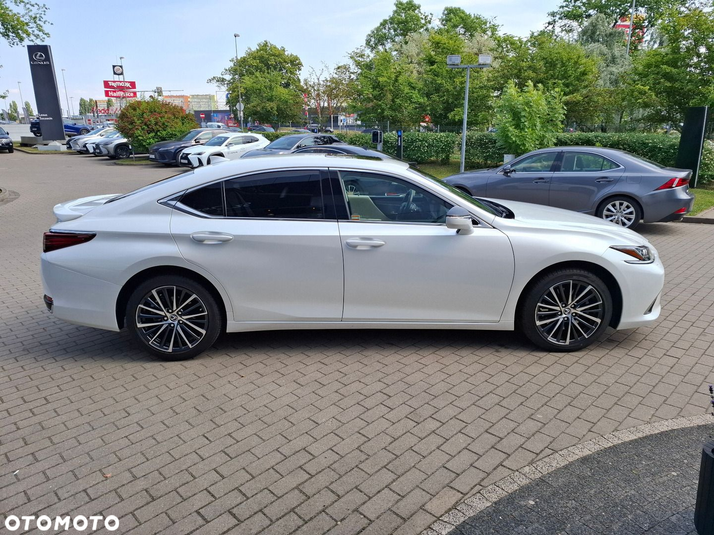 Lexus ES - 6