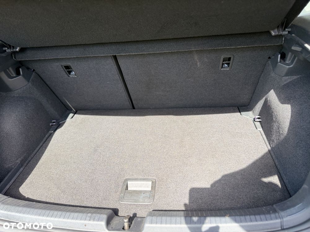 Volkswagen Polo - 16