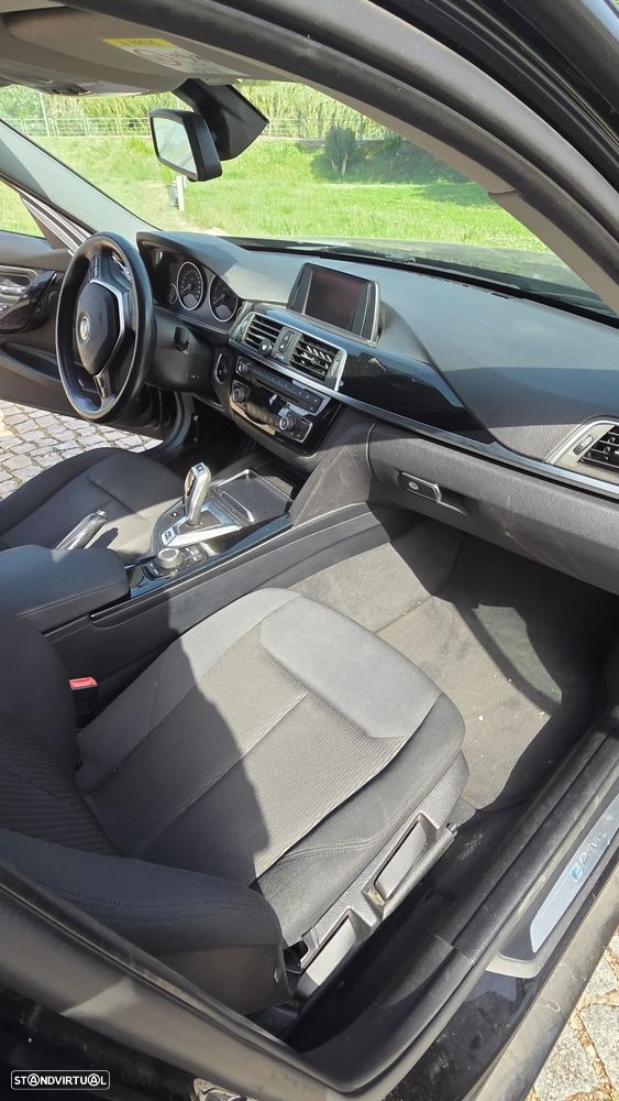 BMW 330 e iPerformance - 10