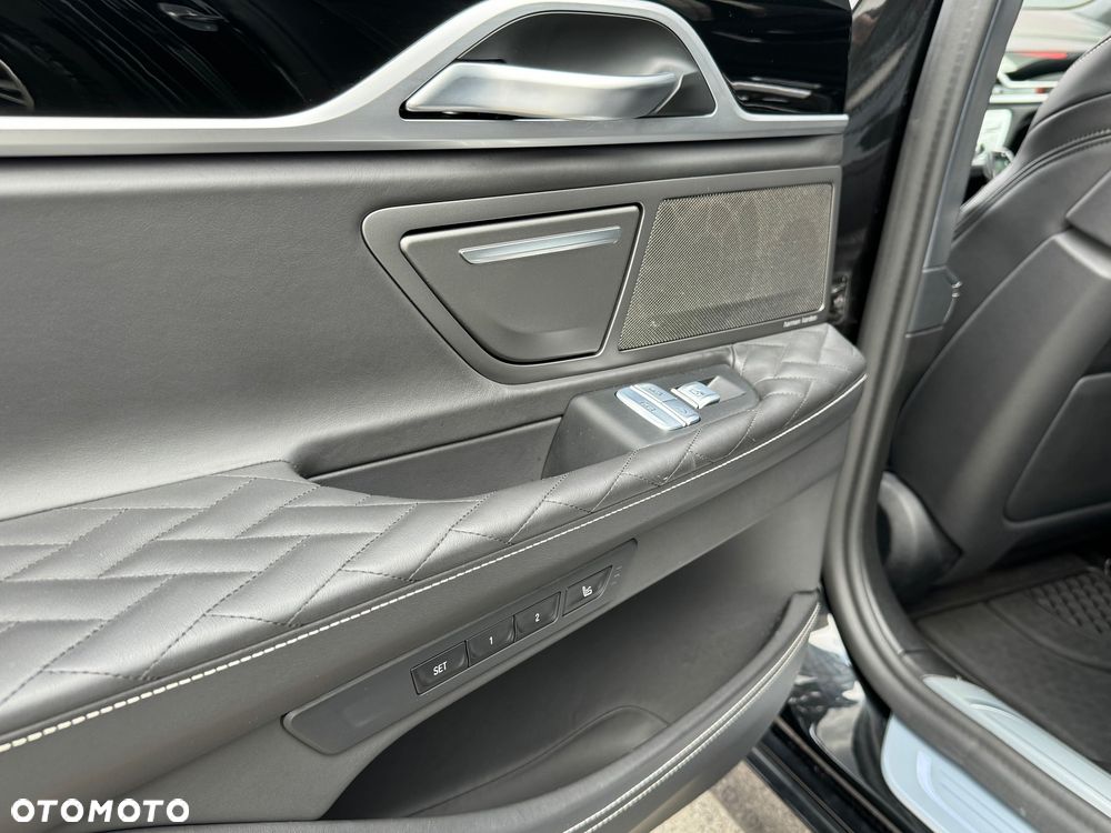 BMW Seria 7 750d xDrive - 14