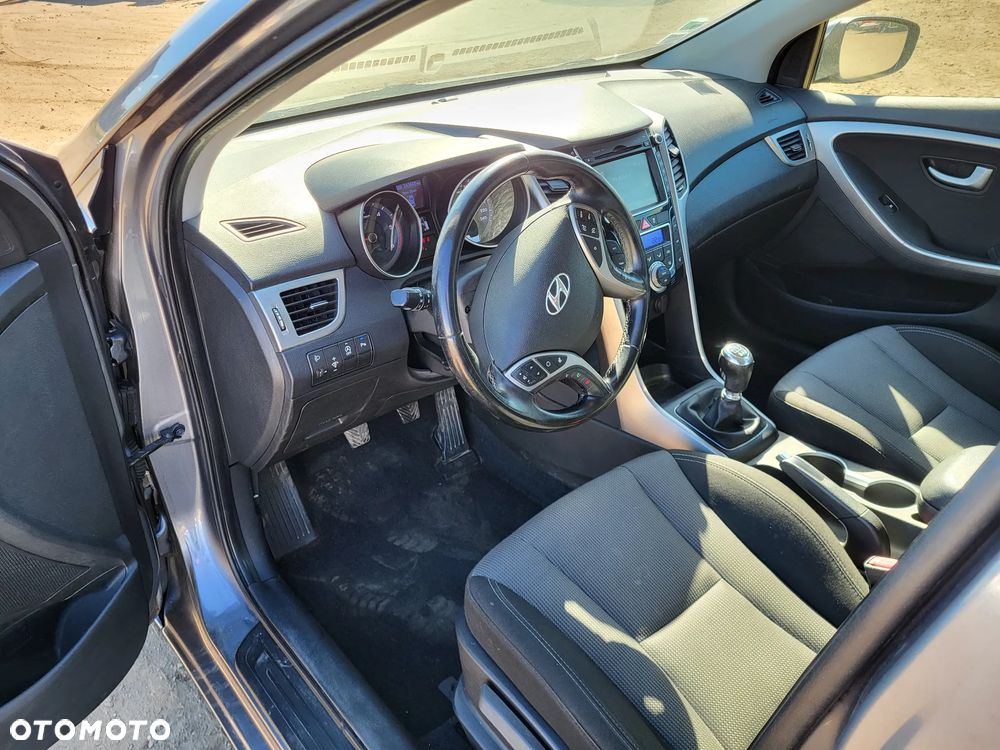 Hyundai i30 blue 1.6 CRDi Trend - 26
