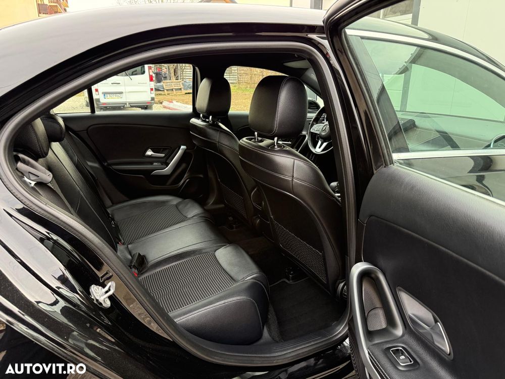 Mercedes-Benz A 200 Sedan 7G-DCT Edition 19 - 16