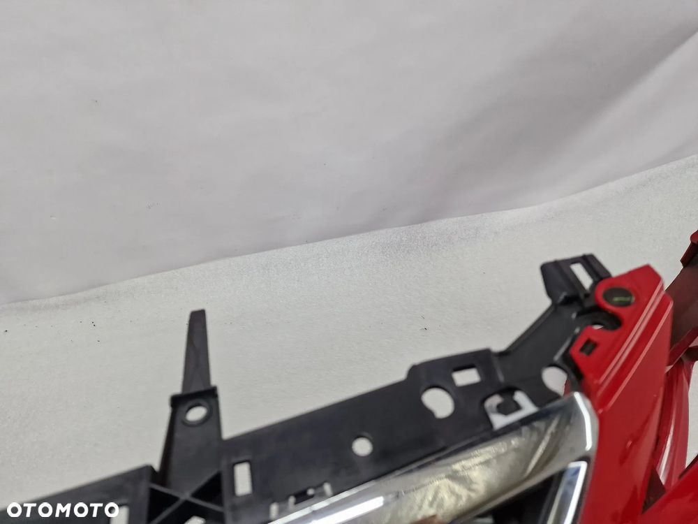 SEAT LEON 3 III 5F0 LIFT FR 16- KOMPLETNY ZDERZAK PRZEDNI PRZÓD + GRILL + KRATKA ŚRODKOWA , ŁADNY , KOLOR CZERWONY , NR 5F0807221AB / 5F0807221AJ , NR AUKCJI NZ971 - 22