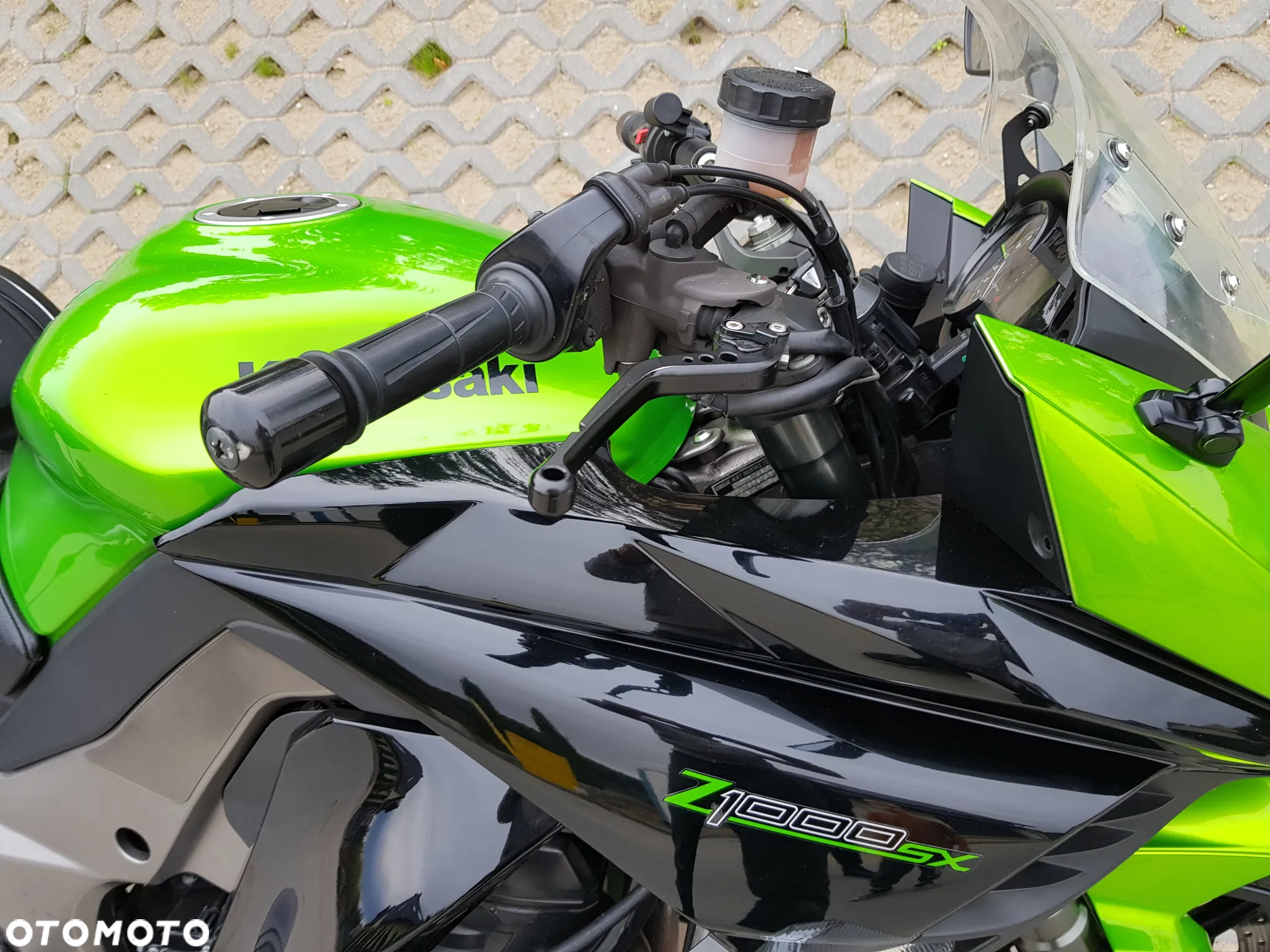 Kawasaki Ninja 1000 SX - 12