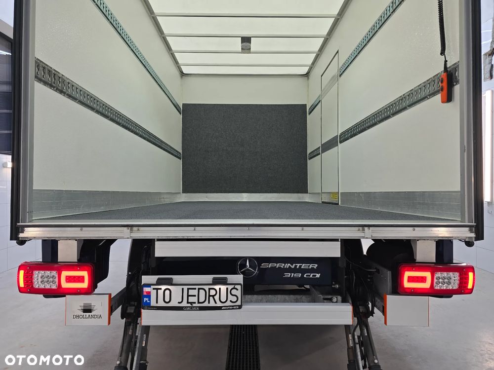Mercedes-Benz SPRINTER 319 3.0 CDI KONTENER 4,28cmDługi 2,29cmSzero 2,24cmWysok + WINDA 750Kg 42Tyś km SERWIS DO OSTATNIEGO Km ASO MERCEDES-BENZ SALON PL STAN NOWY NOWY NOWY FABRYCZNA GWARANCJA - 15