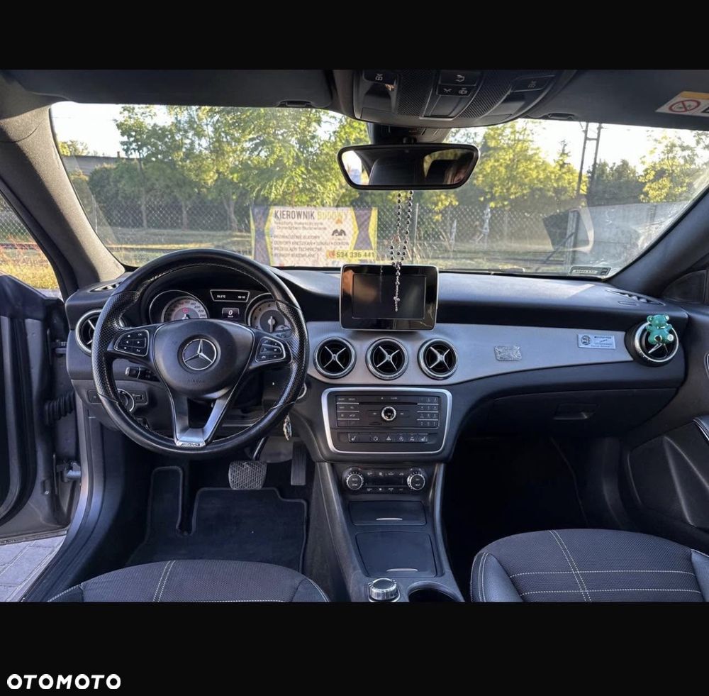 Mercedes-Benz CLA 180 7G-DCT AMG Line - 5