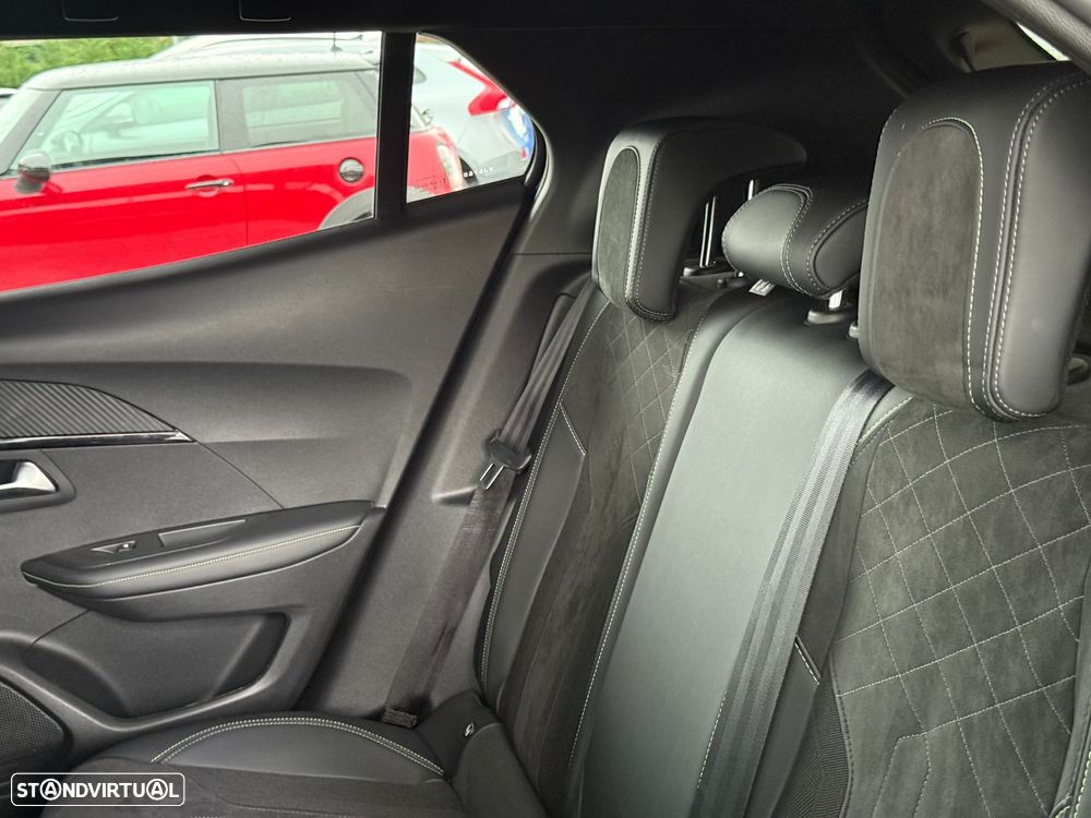 Peugeot e-2008 50 kWh GT Pack - 42