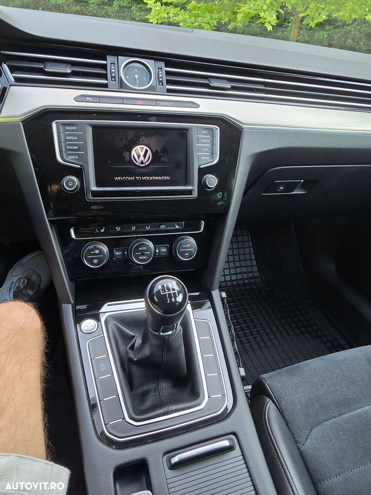 Volkswagen Passat 2.0 TDI Highline - 20