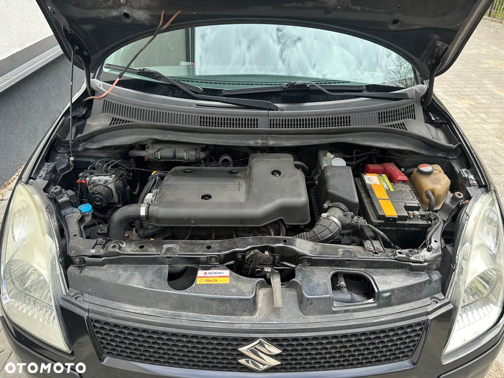 Suzuki Swift 1.3 DDiS 16v GLX - 8