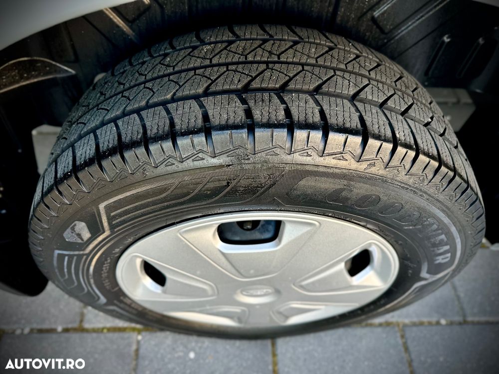 Ford Transit Custom - 32