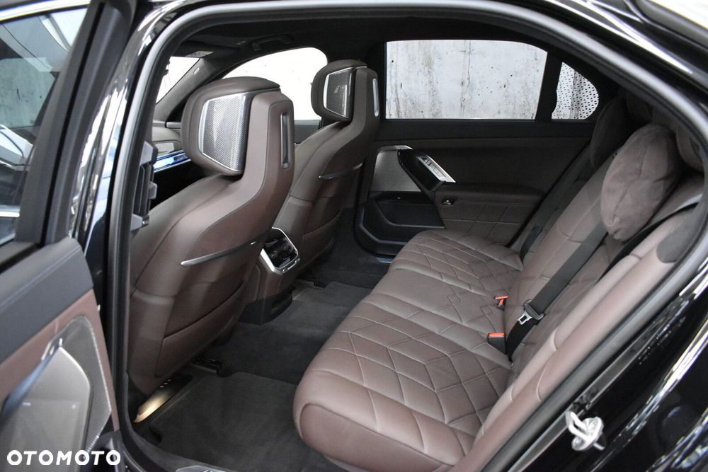 BMW Seria 7 - 22