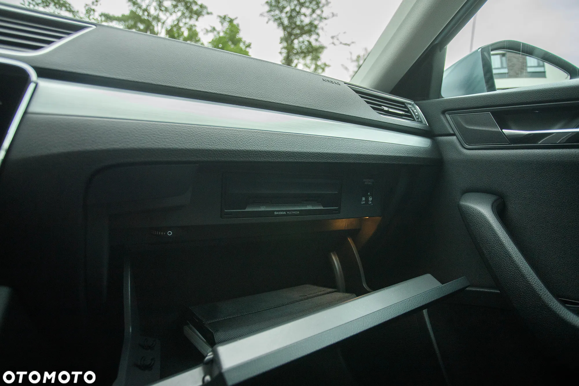 Skoda Superb 2.0 TDI Sportline - 37
