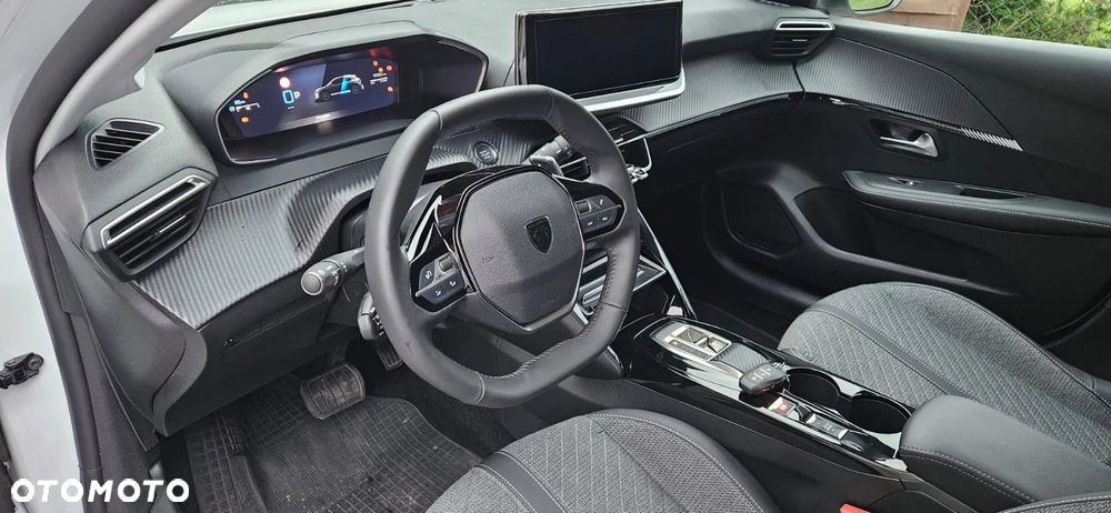 Peugeot 208 - 19