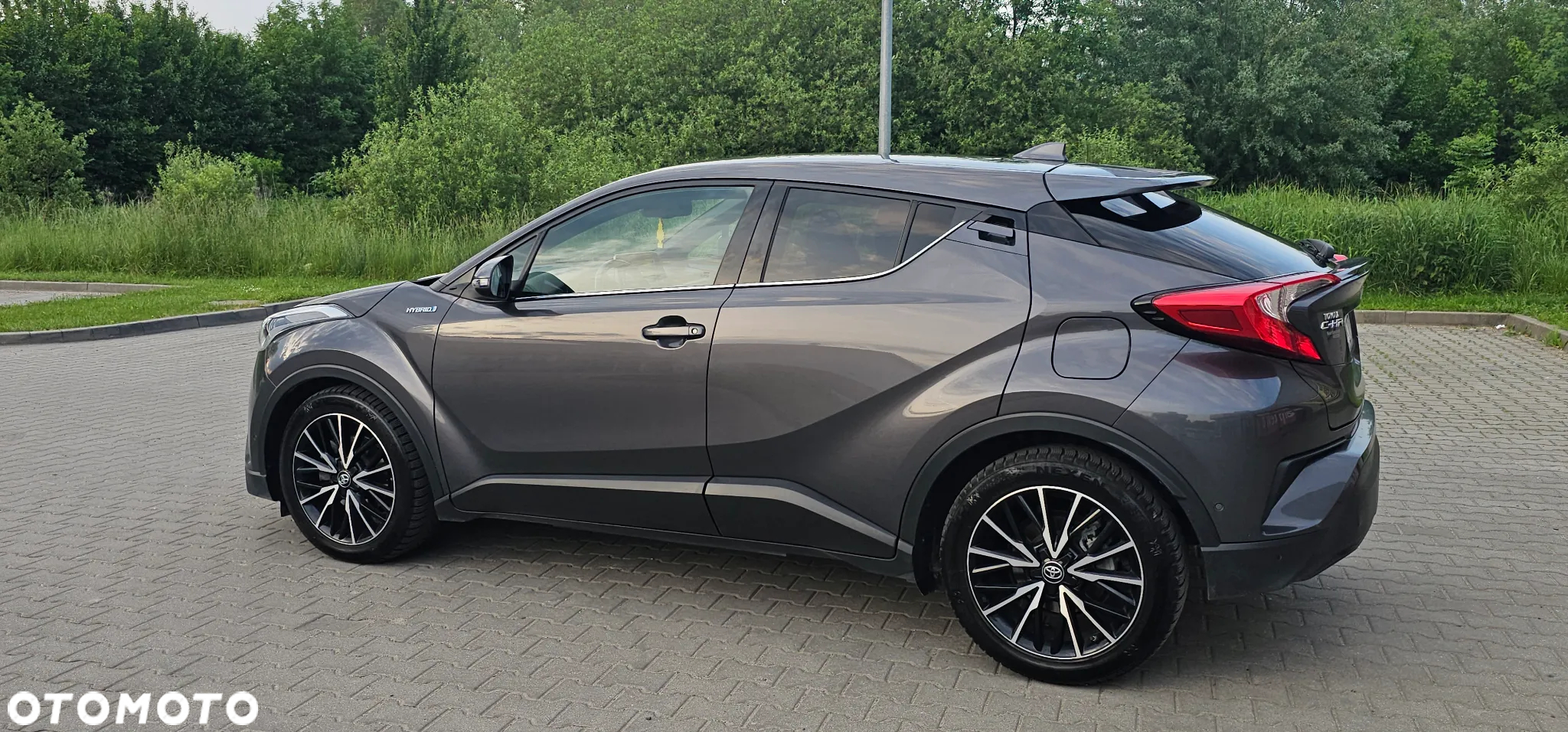 Toyota C-HR Hybrid Lounge - 2