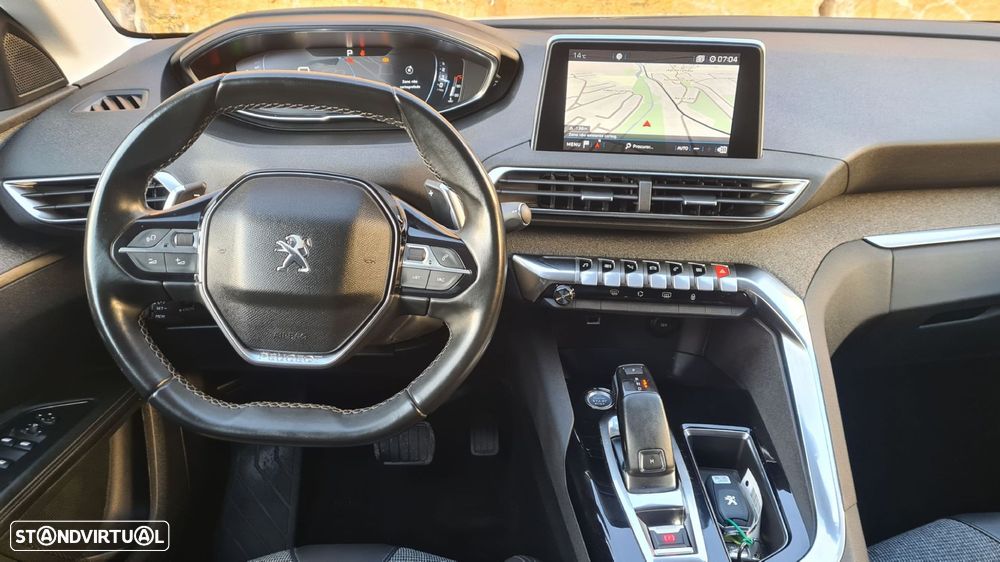 Peugeot 5008 1.5 BlueHDi Allure EAT8 - 12