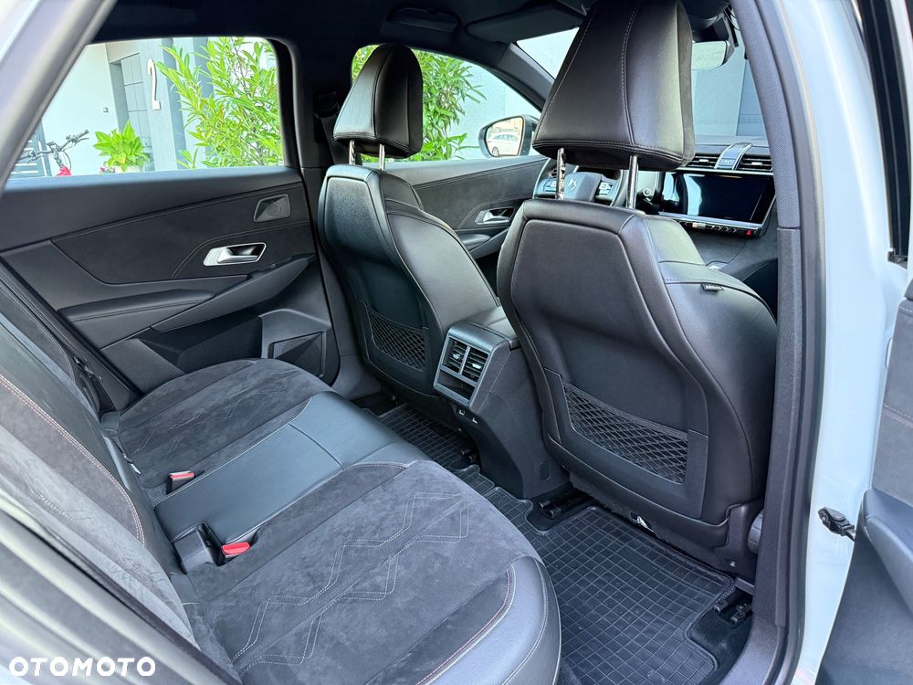 DS Automobiles DS 7 Crossback 1.6 PureTech Performance Line + - 27