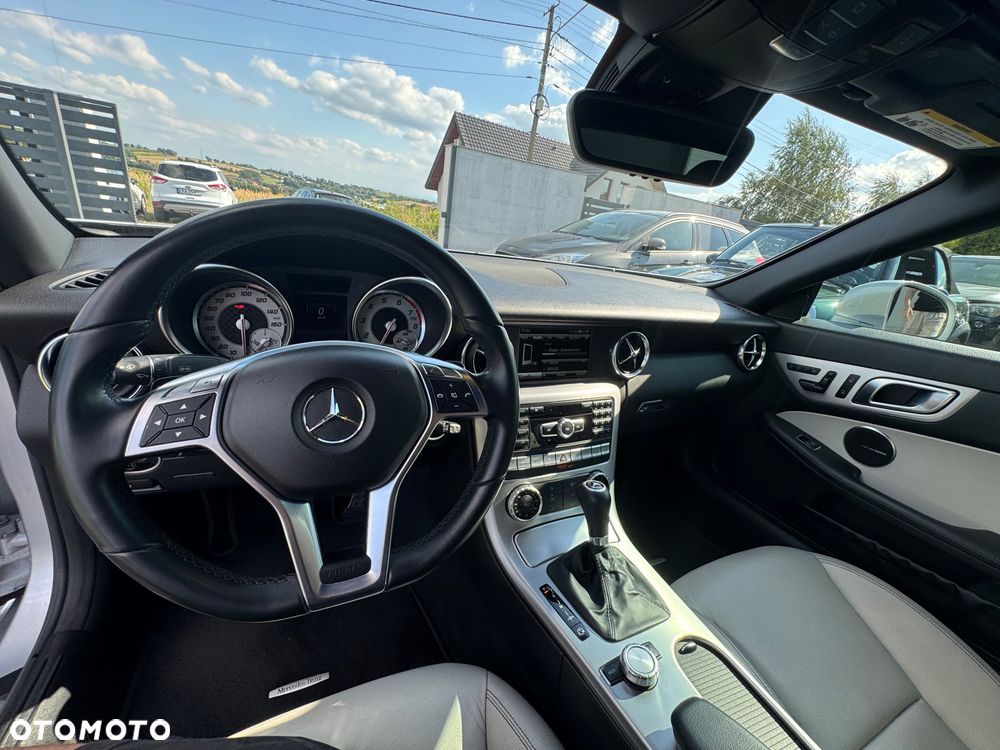 Mercedes-Benz SLK 250 CGI - 17
