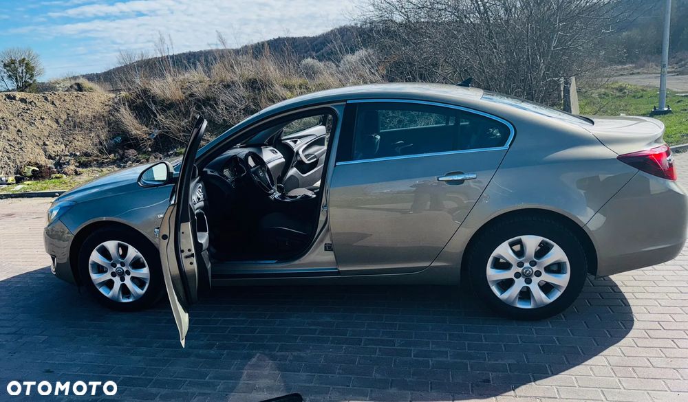 Opel Insignia 1.6 T Cosmo S&S - 4