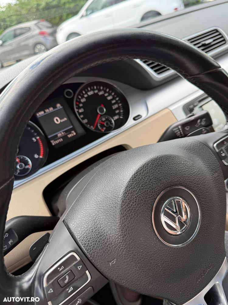 Volkswagen Passat 2.0 TDI DSG BlueMotion Technology Comfortline - 8