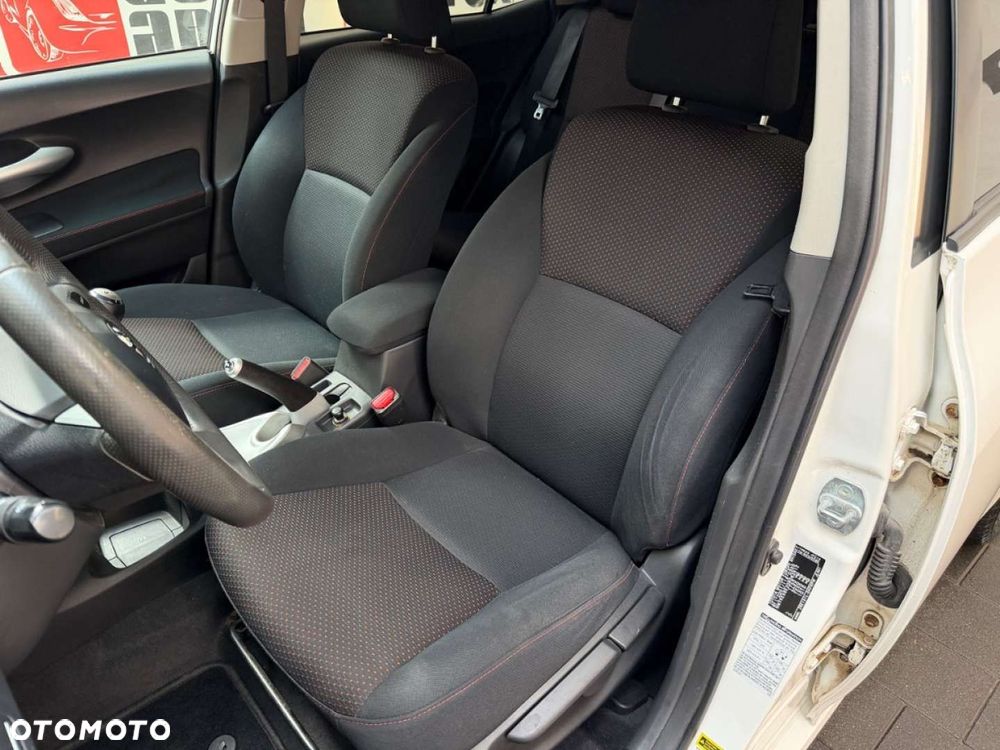 Toyota Auris - 21