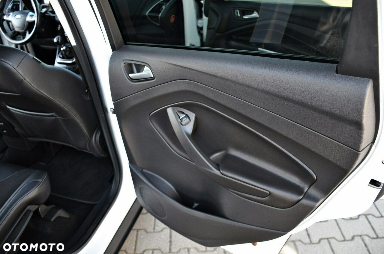 Ford Kuga - 19