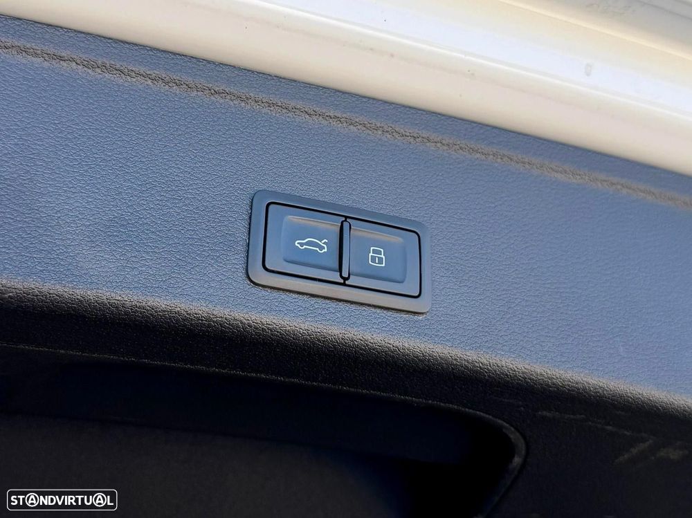 Audi A4 Avant 2.0 TDI S-line S tronic - 24
