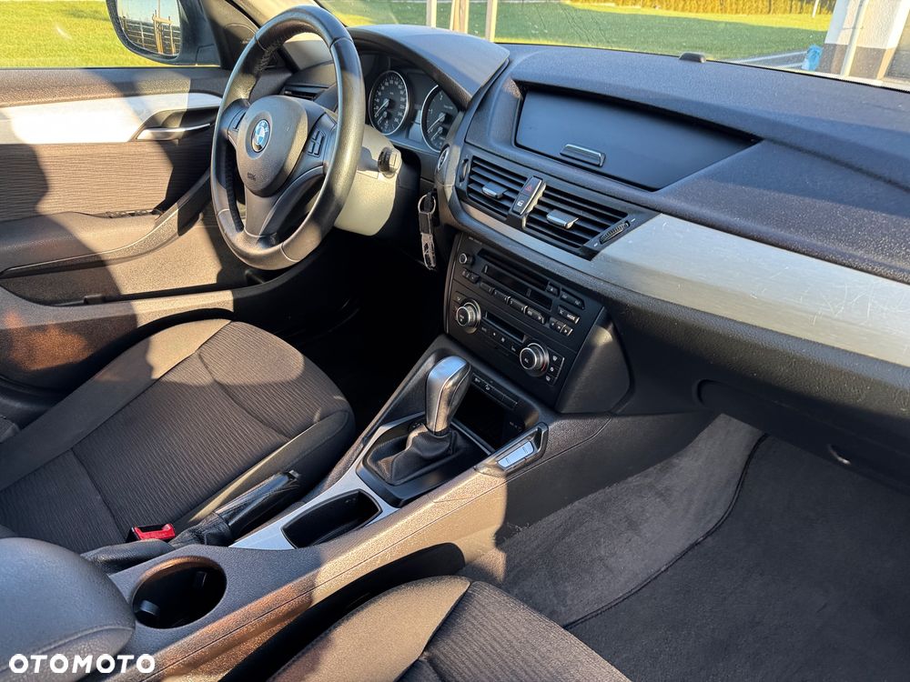 BMW X1 xDrive18d xLine - 27