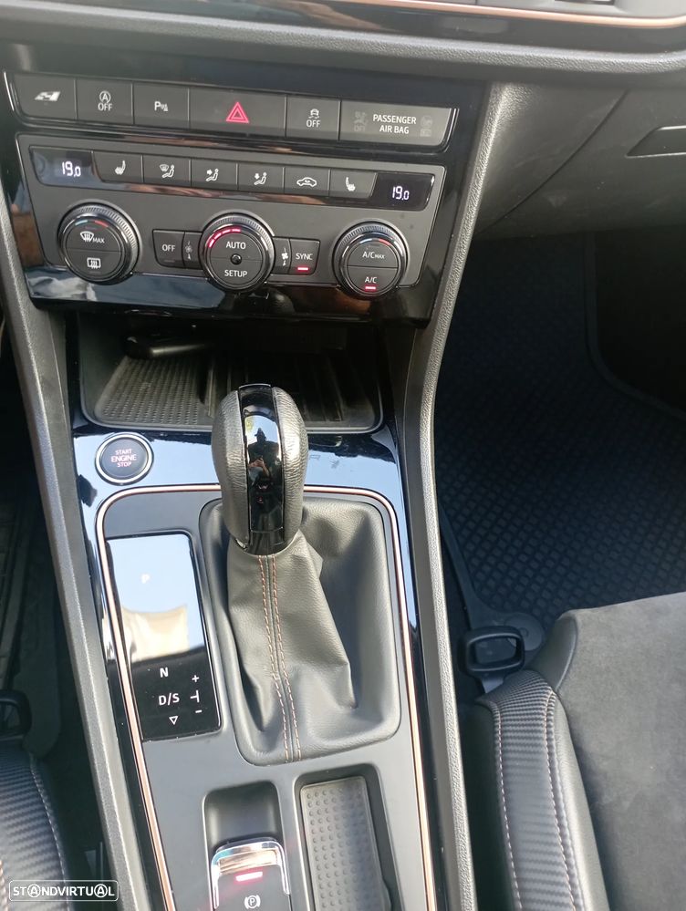 SEAT Leon ST 2.0 TSI S&S 4Drive DSG Cupra 300 Edition Carbon - 10