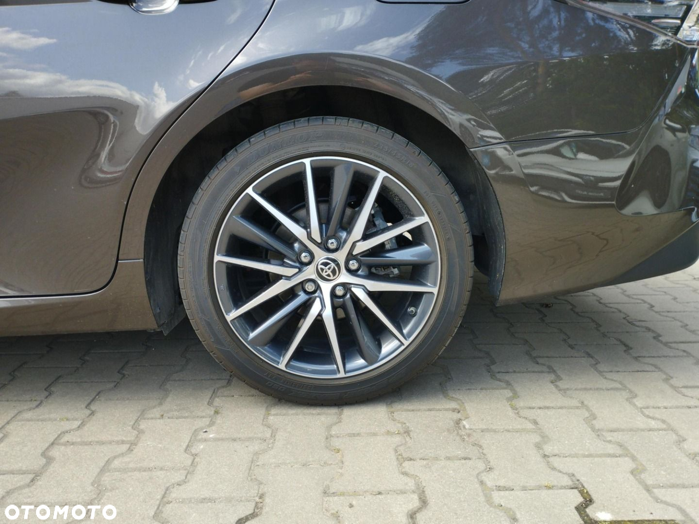 Toyota Camry - 19