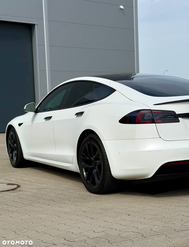 Tesla Model S - 11