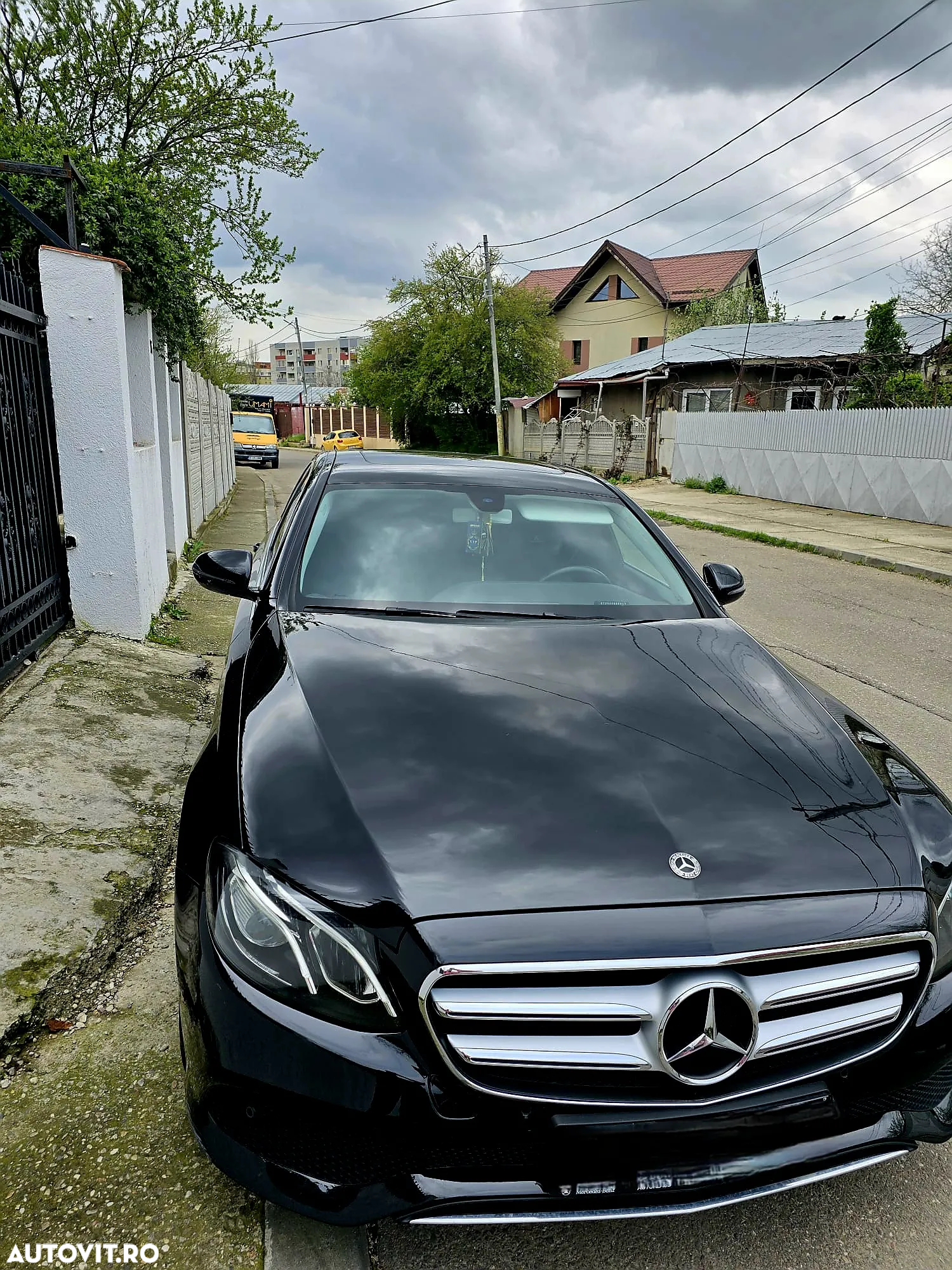Mercedes-Benz E - 13