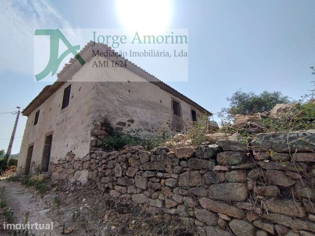 Casa de 2 pisos com terreno de 17400 m2 - Grande imagem: 5/8