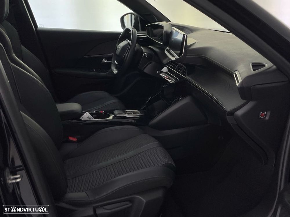 Peugeot e-2008 50 kWh GT - 21