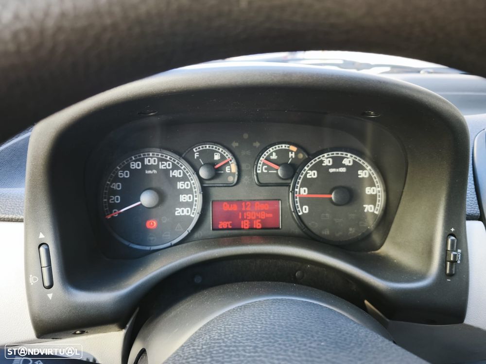 Fiat Punto 1.2 16V 80 Emotion - 9