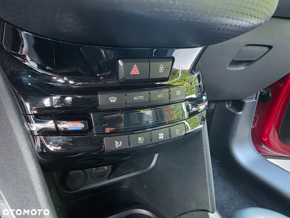 Peugeot 2008 BlueHDi 100 STOP & START Style - 26