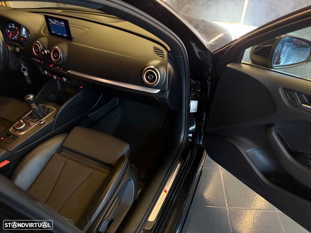 Audi A3 Limousine 2.0 TDI S line Sport Pack - 23