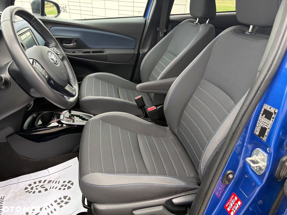 Toyota Yaris Hybrid 100 Selection Passion - 15