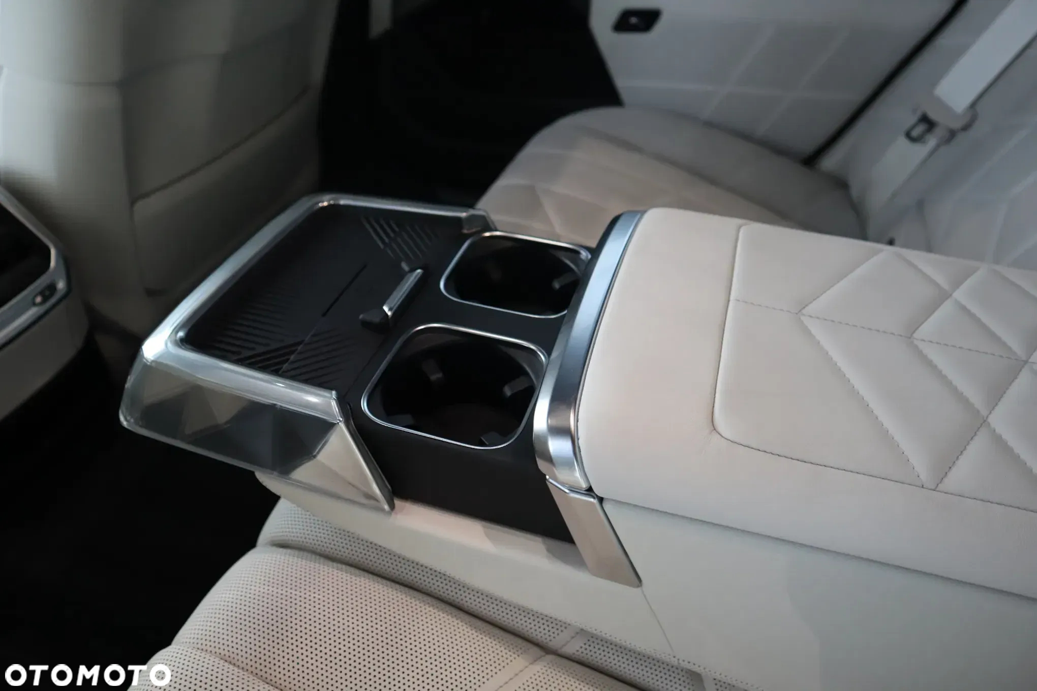 BMW Seria 7 - 23