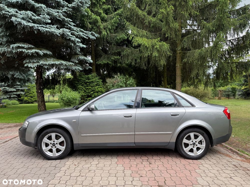 Audi A4 Limousine - 6