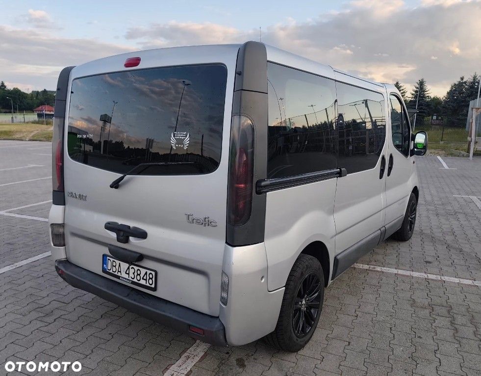 Renault Trafic Passenger - 14