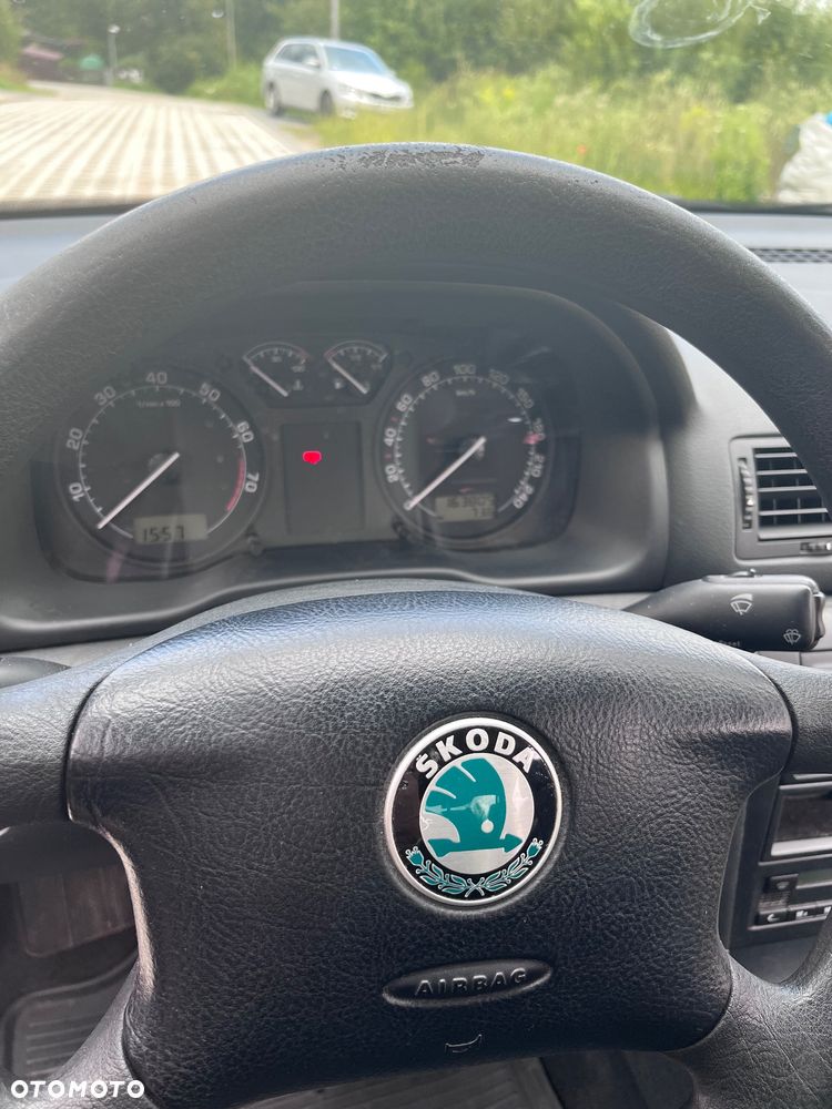 Skoda Octavia 1.6 Tour - 4