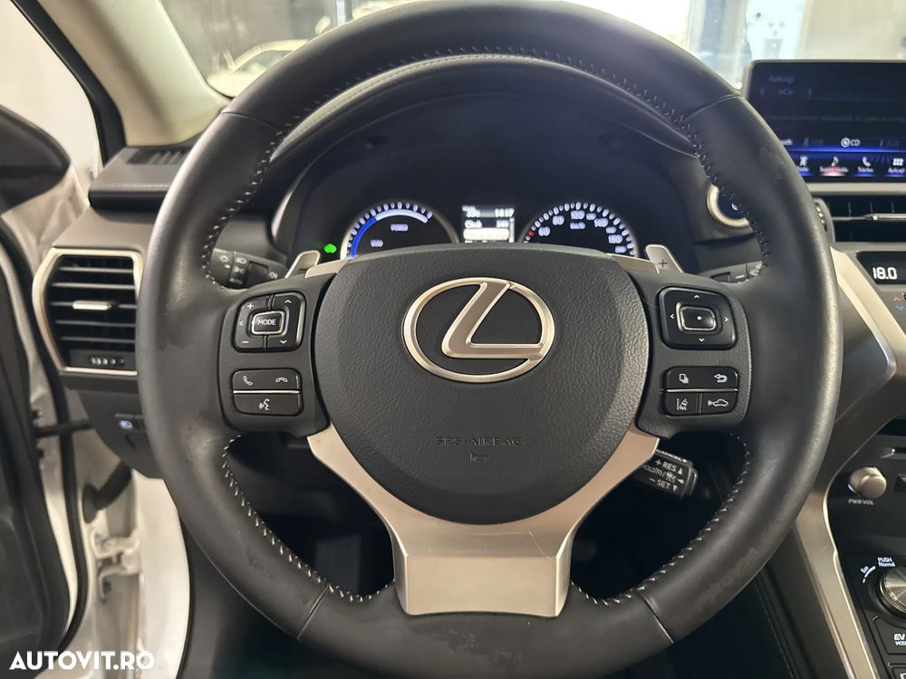 Lexus Seria NX 300h - 17