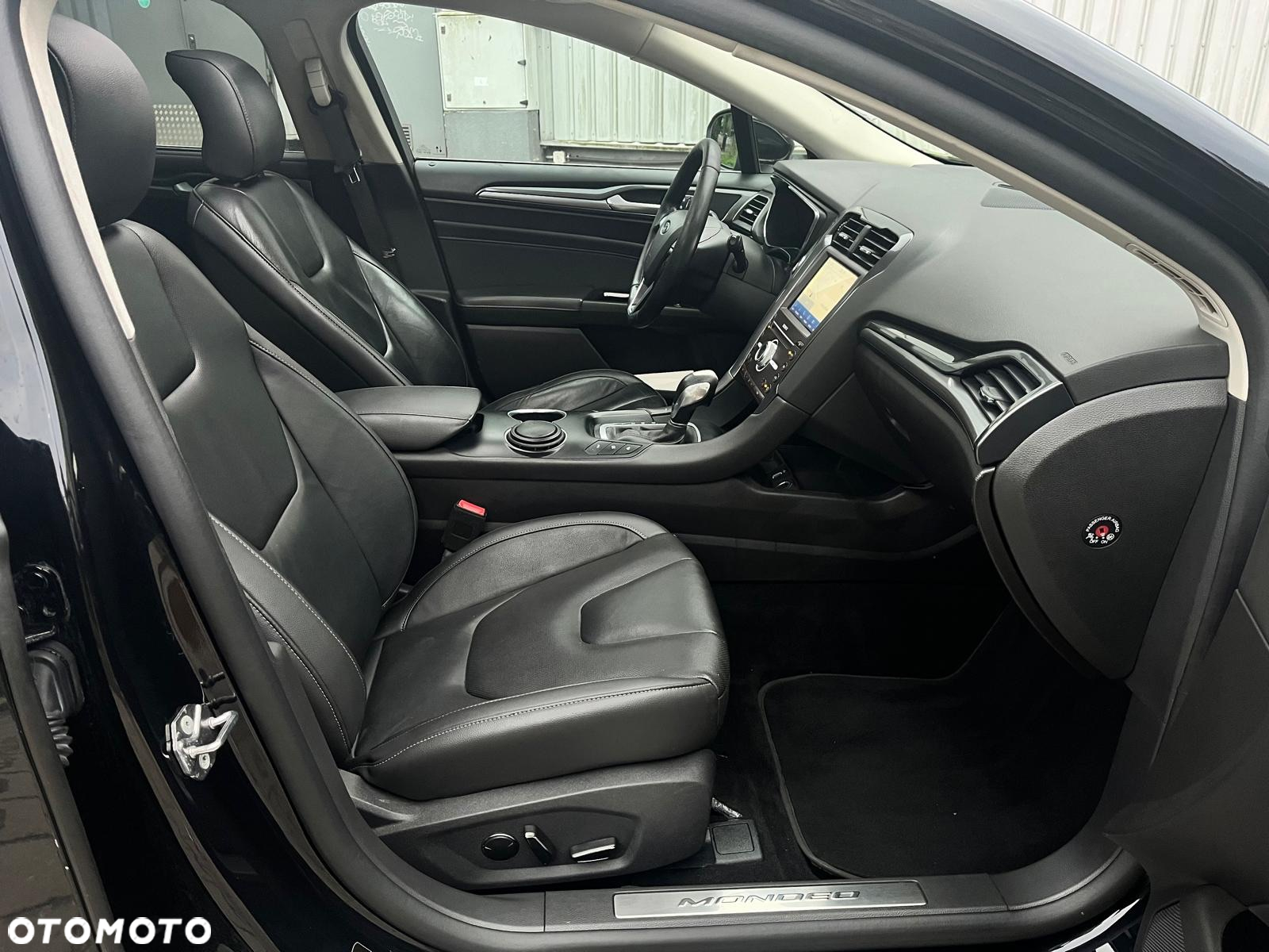 Ford Mondeo 2.0 Hybrid Titanium - 19