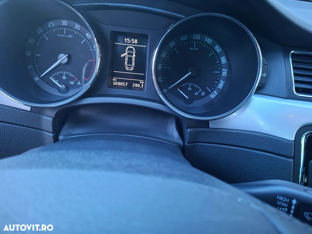 Skoda Superb 2.0 TDI 4X4 Ambition - 9