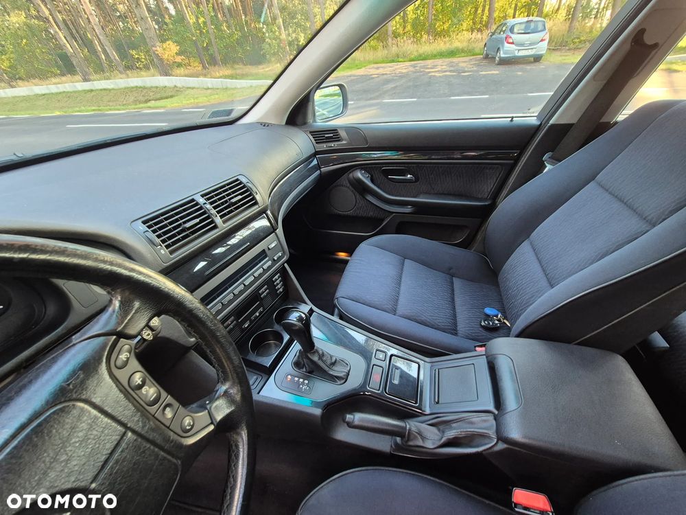 BMW Seria 5 - 12