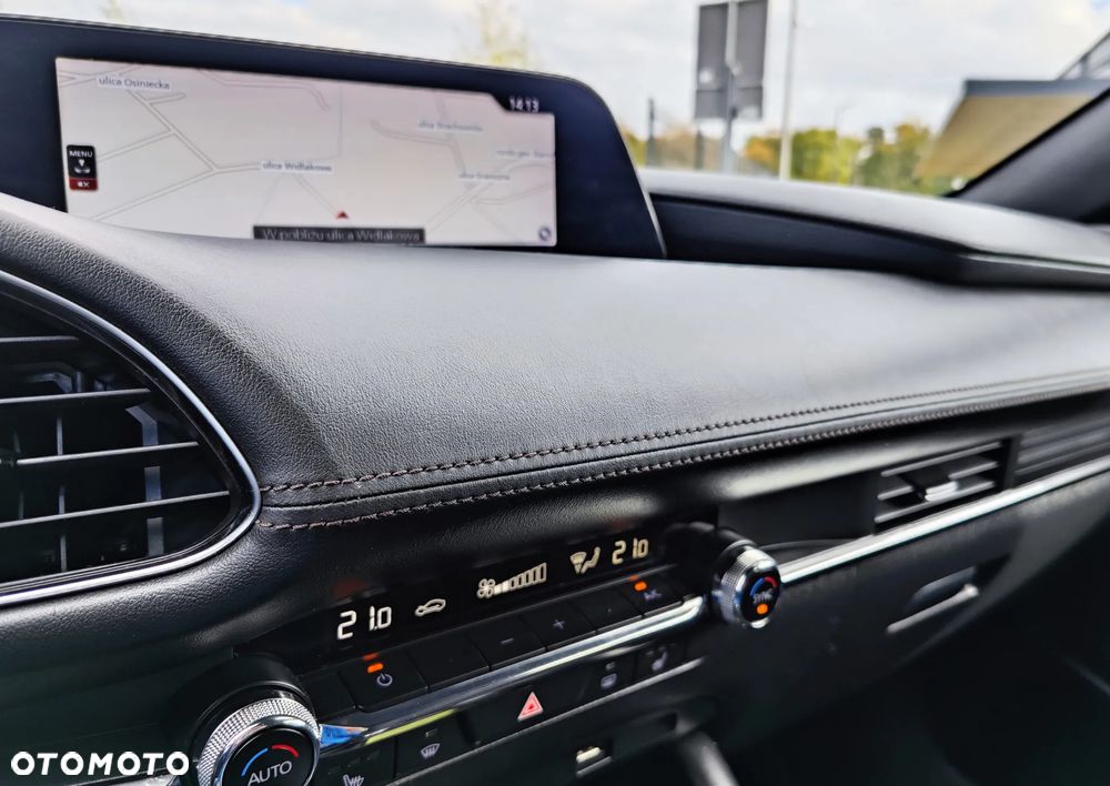 Mazda 3 2.0 mHEV Hikari - 32