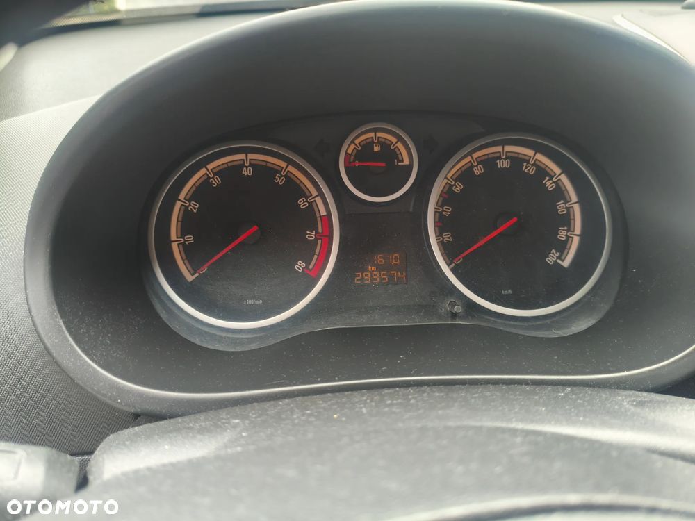 Opel Corsa 1.2 16V Cosmo - 5
