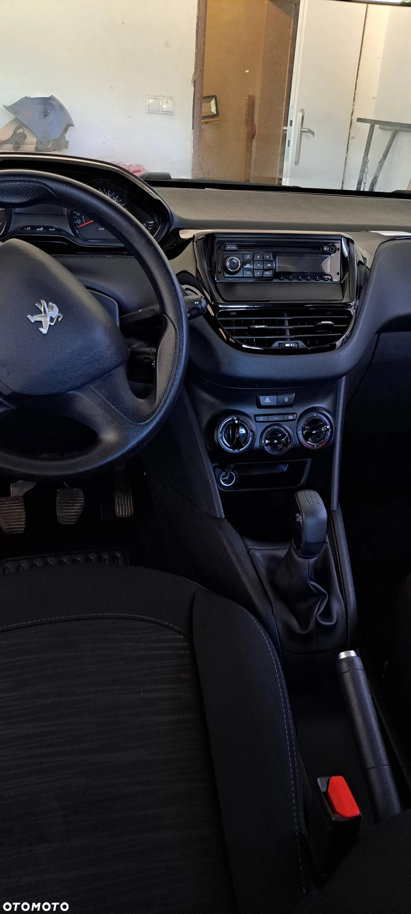 Peugeot 208 - 4