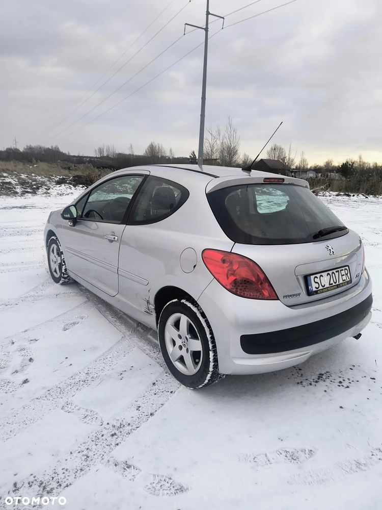 Peugeot 207 1.4 16V Trendy - 17